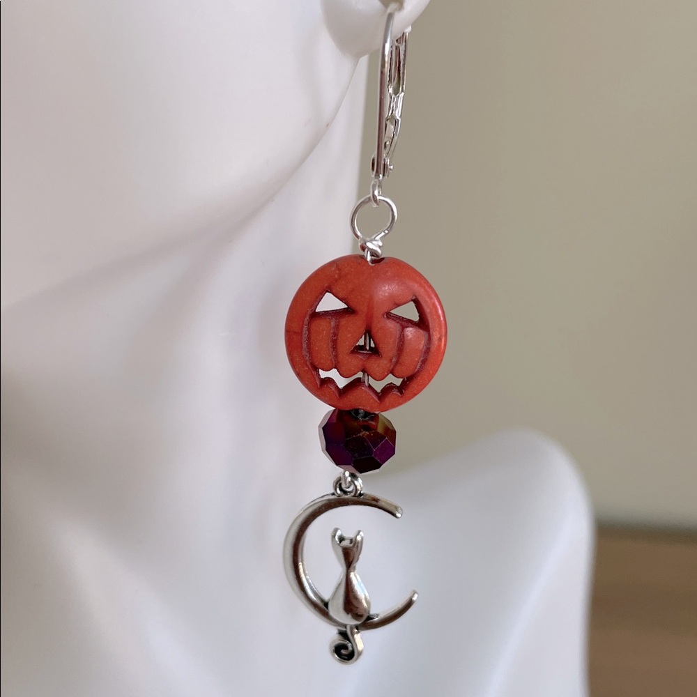 HAND CRAFTED HALLOWEEN CAT EARRINGS Orange Jack O’Lantern Silver Moon Cat Purple